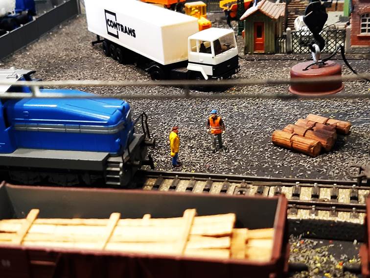 Ein Bild, das Landfahrzeug, Gelnde, Fahrzeug, Rad enthlt.

Automatisch generierte Beschreibung