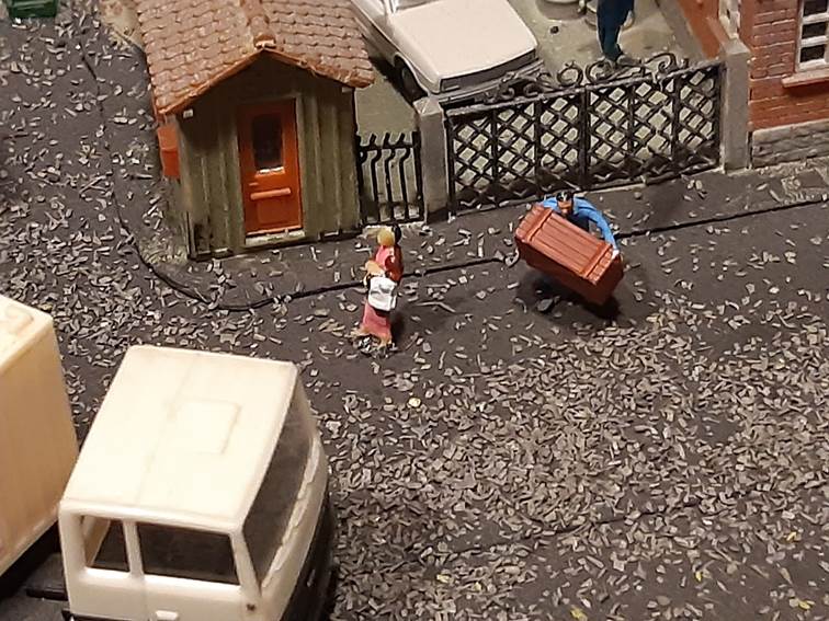 Ein Bild, das Gelnde, drauen, Mastabsmodell, Landfahrzeug enthlt.

Automatisch generierte Beschreibung