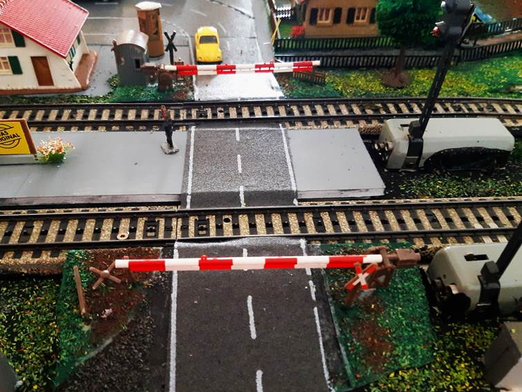Ein Bild, das drinnen enthält.
Automatisch generierte Beschreibung