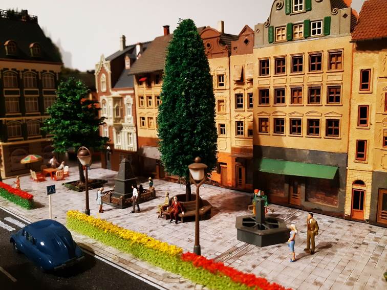 Ein Bild, das draußen, Gebäude, Urlaubsort enthält.
Automatisch generierte Beschreibung
