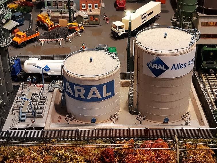 Ein Bild, das Fahrzeug, Landfahrzeug, Maßstabsmodell, Bautechnik enthält.
Automatisch generierte Beschreibung