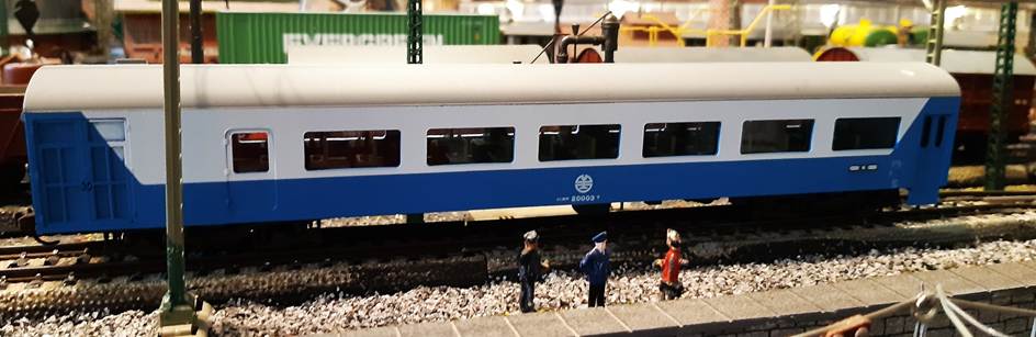 Ein Bild, das draußen, Bahn, Eisenbahn, Himmel enthält.
Automatisch generierte Beschreibung
